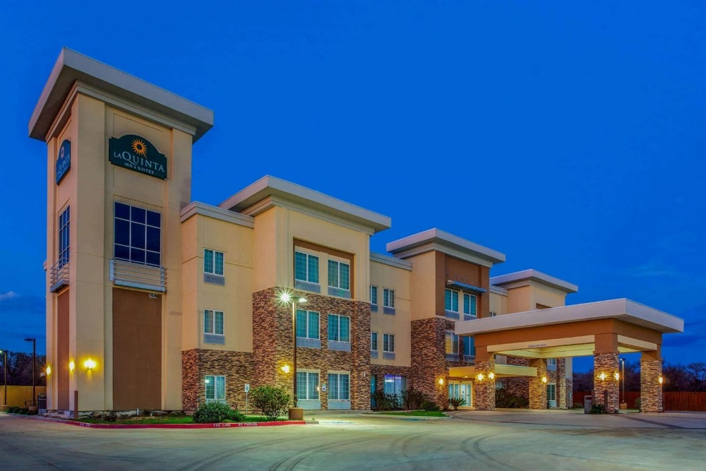 La Quinta Inn & Suites by Wyndham Luling Main image